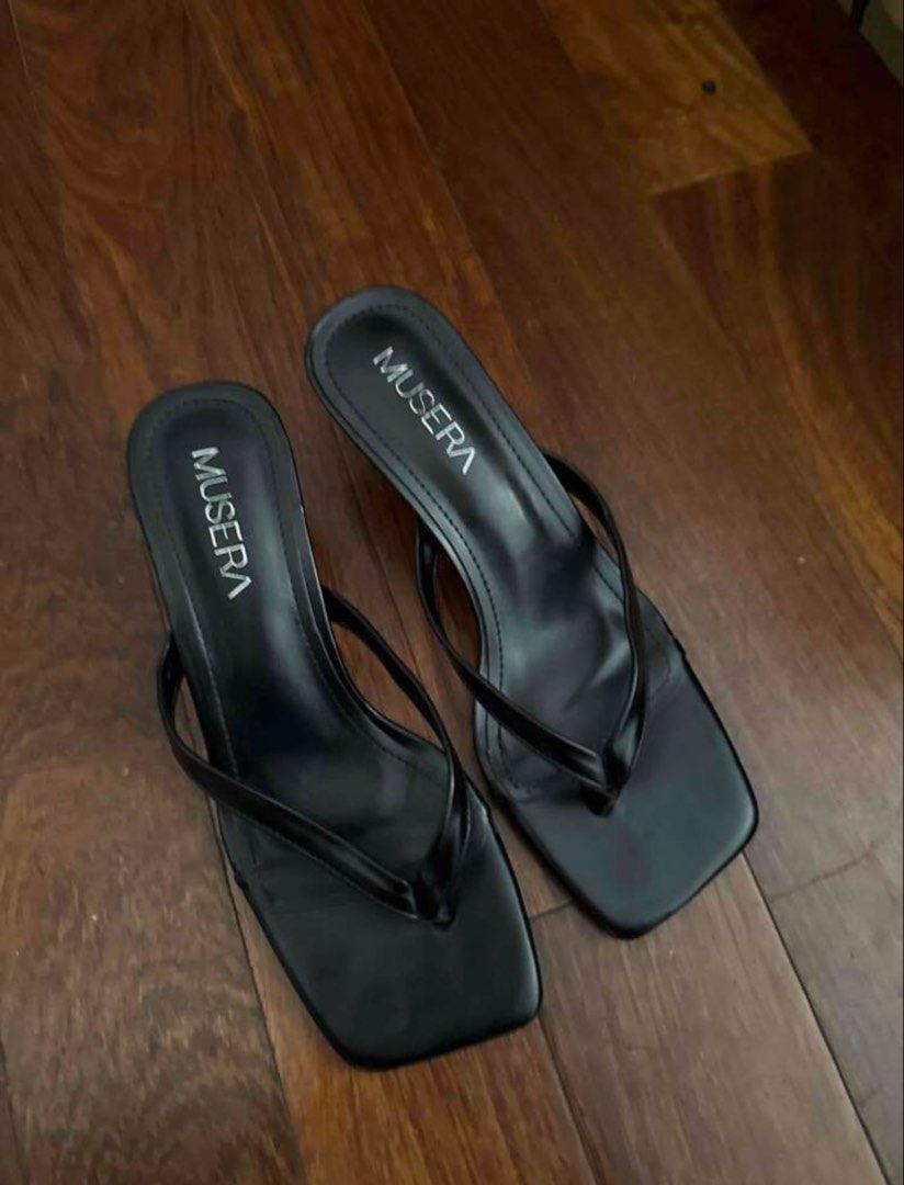 Kitten heels (Category: Heels) located in Mariveles. Submitted by itskaths98 (Listing ID 1464630644, Image 3). Description: Brandnew never been use! Size 6 (23cm).