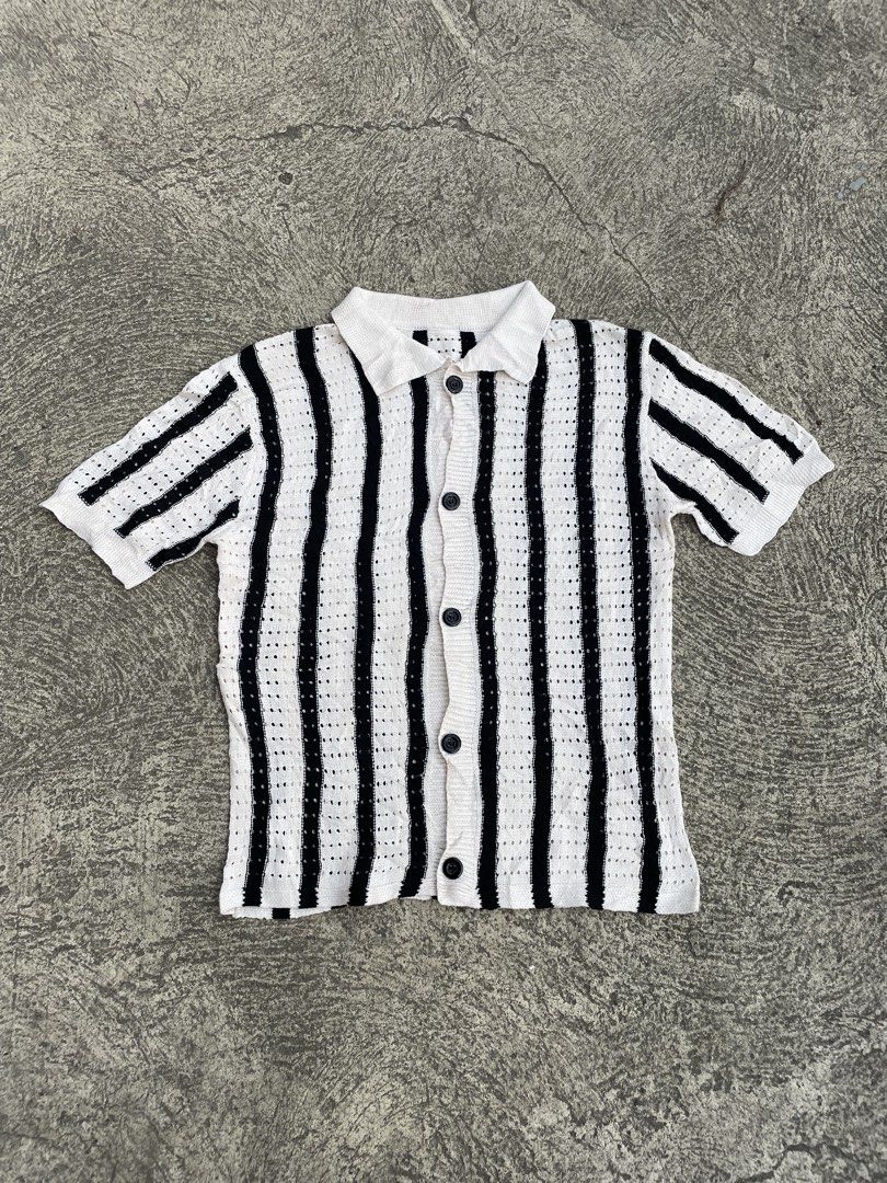 knit polo (Category: Tshirts & Polo Shirts ) located in Manila. Submitted by heironjay140351 (Listing ID 1464732527, Image 1). Description: med - large 20x26 no issue yan ha need wash lang 74 sf shmpre.