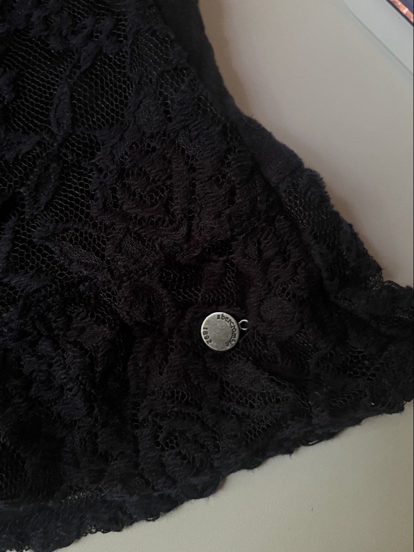 lace y2k top 💕 (Category: Sleeveless) located in Dagupan City. Submitted by whimsyluns (Listing ID 1464591525, Image 3). Description: baby doll lace top 💞 size: L on tag but good for s-m dark navy blue not black soft material/ good lace details.
