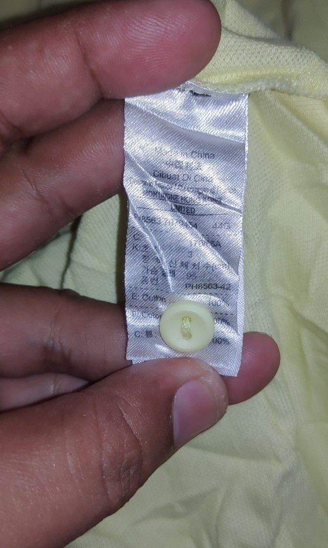 Lacoste (Category: Tshirts & Polo Shirts ) located in Cebu City. Submitted by vintage07 (Listing ID 1464644825, Image 3). Description: Lacoste Size 3 19-20/26 Xcellent condi No issue 750+sf.