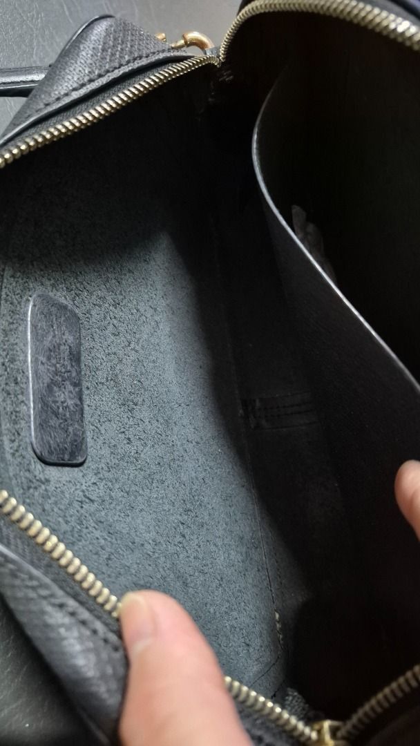 Lacoste Sling Bag (Category: Luxury Bags & Wallets) located in Quezon City. Submitted by ginny_preloved (Listing ID 1464662245, Image 3). Description: Decluttering Bought this for 10k+.