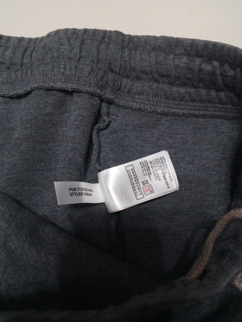 LACOSTE SPORT (Category: Joggers) located in Davao. Submitted by redickace1984 (Listing ID 1464589832, Image 3). Description: LACOSTE SPORT JOGGER as new size 3 waistline 40 to 34 length 40.5 color rate 10/10 no issues.