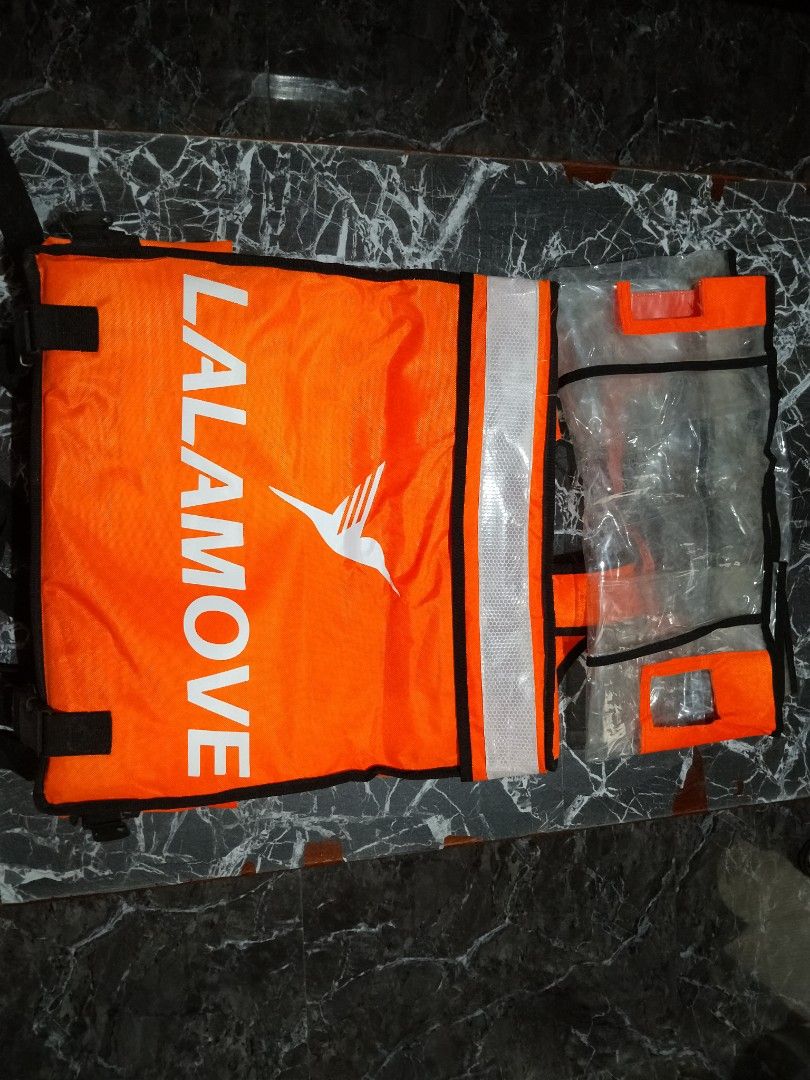 Lalamove Box For Sale (Category: Looking For) located in Valenzuela. Submitted by pjadg02 (Listing ID 1464697822, Image 1). Description: Lalamove Box 2nd hand (nagamit ng isang beses lang) Still in a very good condition RFS: Decluttering Last Price na to.