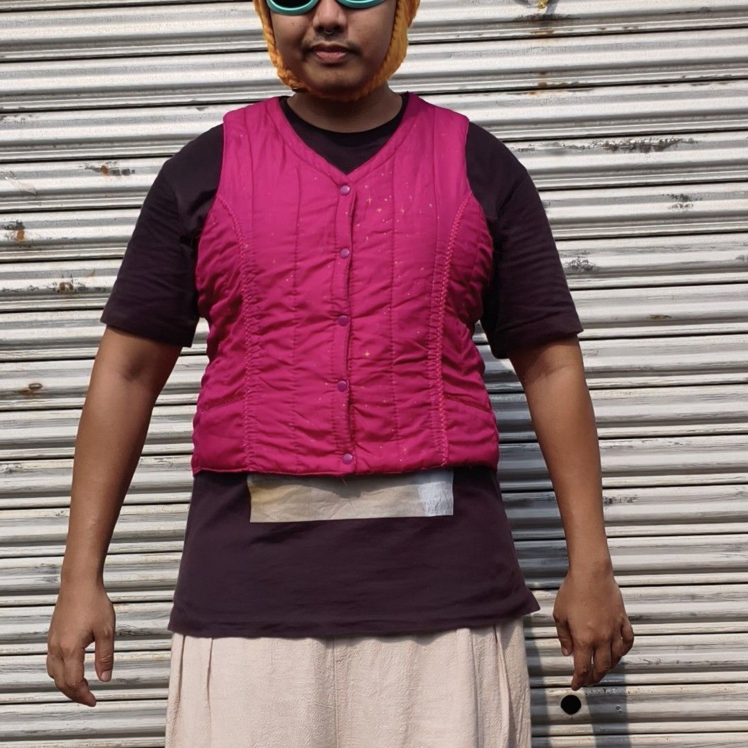 (large men) magenta quilted vest (Category: Vests) located in Lucena. Submitted by minryism (Listing ID 1464661813, Image 3). Description: magenta ⭐ ⭐ ⭐ nylon quilted push button cropped vest 💋💋2-3xl women 🌑🌑large men onli: 200 Length:21 in Width (pit to pit):20in Shoulder:13 in Arm opening: 10 i think with a crisp shirt tas balloon pants iz the way or what do u think? forda best fit po u can measure ur fav garments to compare if iz a match!!