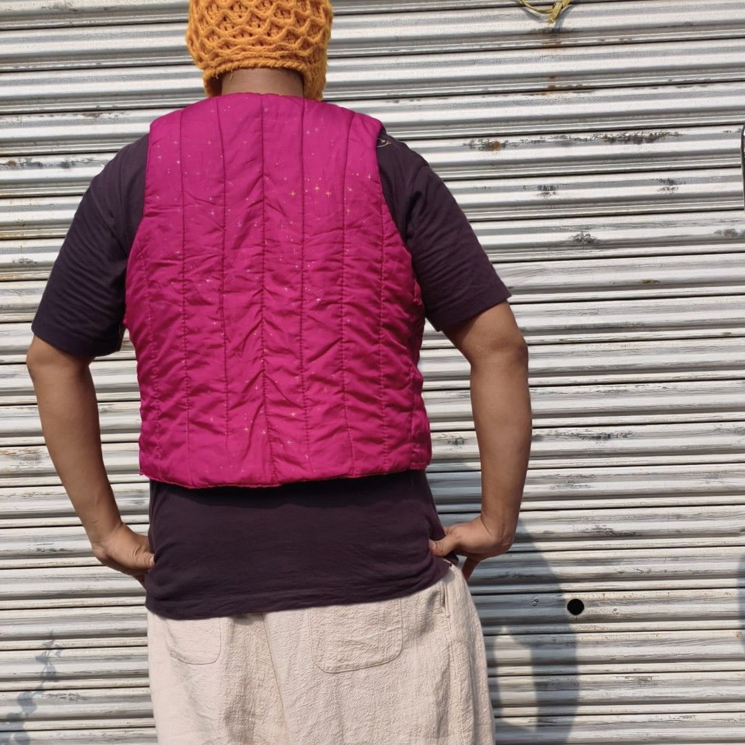 (large men) magenta quilted vest (Category: Vests) located in Lucena. Submitted by minryism (Listing ID 1464661813, Image 2). Description: magenta ⭐ ⭐ ⭐ nylon quilted push button cropped vest 💋💋2-3xl women 🌑🌑large men onli: 200 Length:21 in Width (pit to pit):20in Shoulder:13 in Arm opening: 10 i think with a crisp shirt tas balloon pants iz the way or what do u think? forda best fit po u can measure ur fav garments to compare if iz a match!!