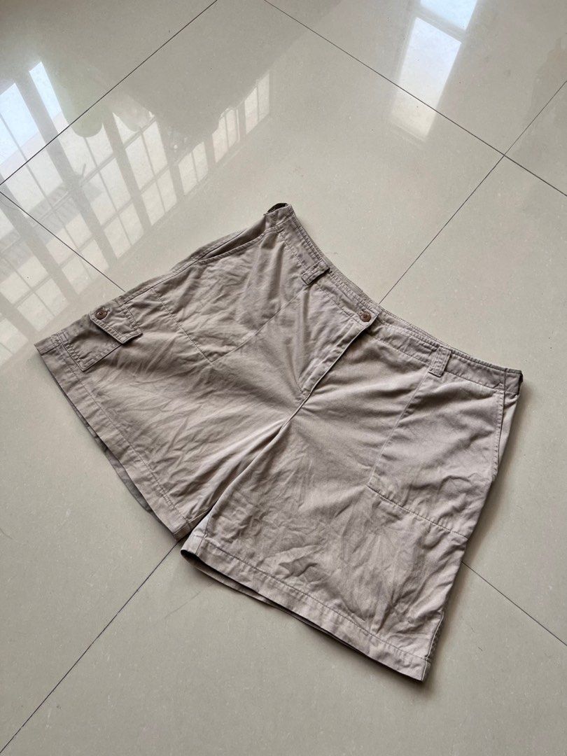 LAUREN RALPH LAUREN SHORTS (Category: Shorts) located in Magarao. Submitted by chalkzone20 (Listing ID 1464721710, Image 3). Description: Size: 16 on tag Condition: 9.5/10 Color rate: 9.5/10 Issue: None Dimensions: 36W x 17L Made in Malaysia 600+sf.