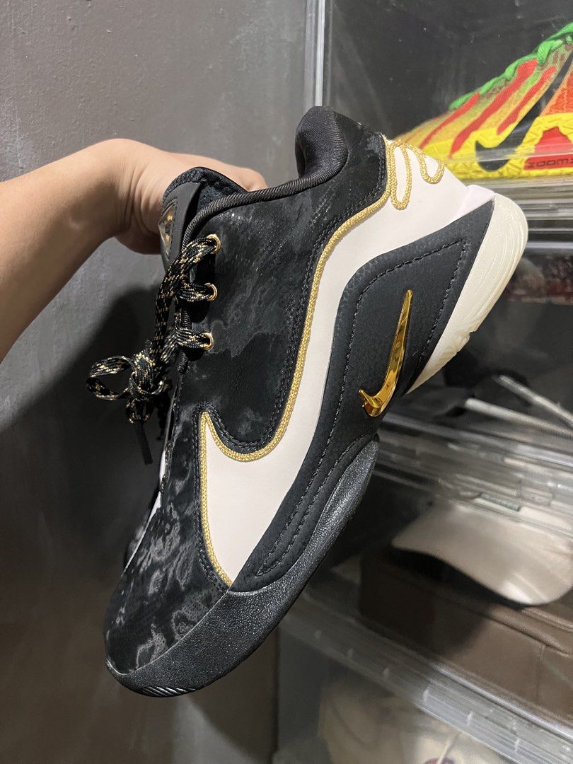 LeBron 22 “Mogul” (Category: Sneakers) located in Paranaque City. Submitted by kristoffyap (Listing ID 1464633489, Image 1). Description: WTT/WTS LeBron 22 “Mogul” Size 10 US MENS Brandnew 10/10 Condition With OG Box (top lid missing) Slightly Negotiable Pm for more details +1k up trading value Parañaque Location.