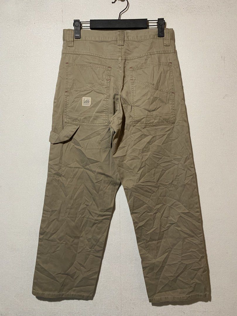 Lee Carpenter Baggy Pants (Category: Jeans) located in Cebu City. Submitted by handpickedxthrift (Listing ID 1464769385, Image 2). Description: Lee Carpenter Baggy Pants😍 Khaki Excellent condition 28width x 37L / 9Hem No major issue Color rate 10/10 Mine📩 Toledo Cebu Unli Vc/Vouch.