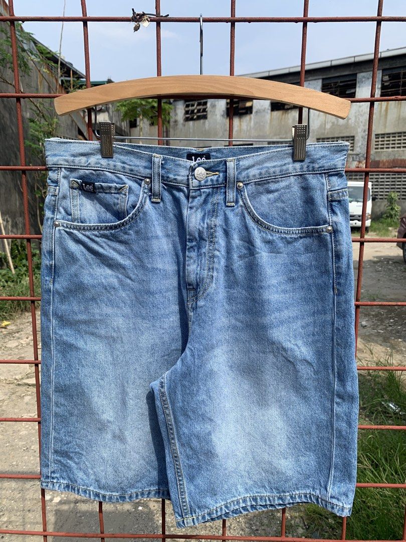 Lee Denime Jorts (Category: Shorts) located in Valenzuela. Submitted by thriftpings0 (Listing ID 1464603051, Image 2). Description: No issue Size 33 on tag.