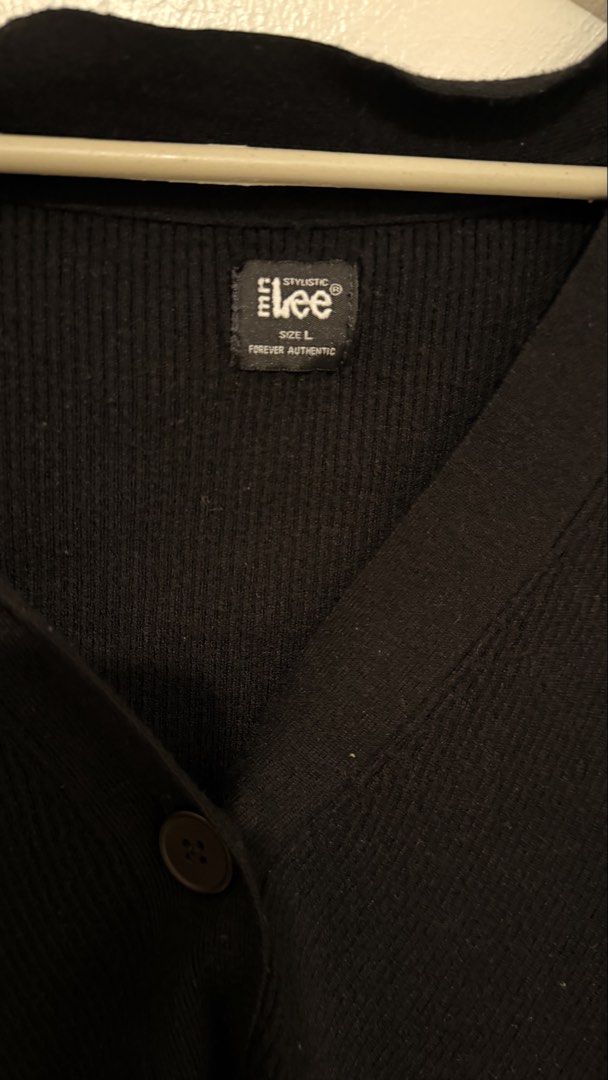 Lee Forever Authentic Black Cropped Cardigan Size L (Category: Coats, Jackets and Outerwear) located in Tarlac. Submitted by mariebiscuitttttt (Listing ID 1464640311, Image 2). Description: - Used twice - Brand: Lee - Style: Cropped Cardigan - Color: Black - Material: Ribbed Knit - Closure: Single Button - Neckline: V-neck - Styling Tip: Pairs well with high-waisted jeans 📍Tarlac City, Tarlac.