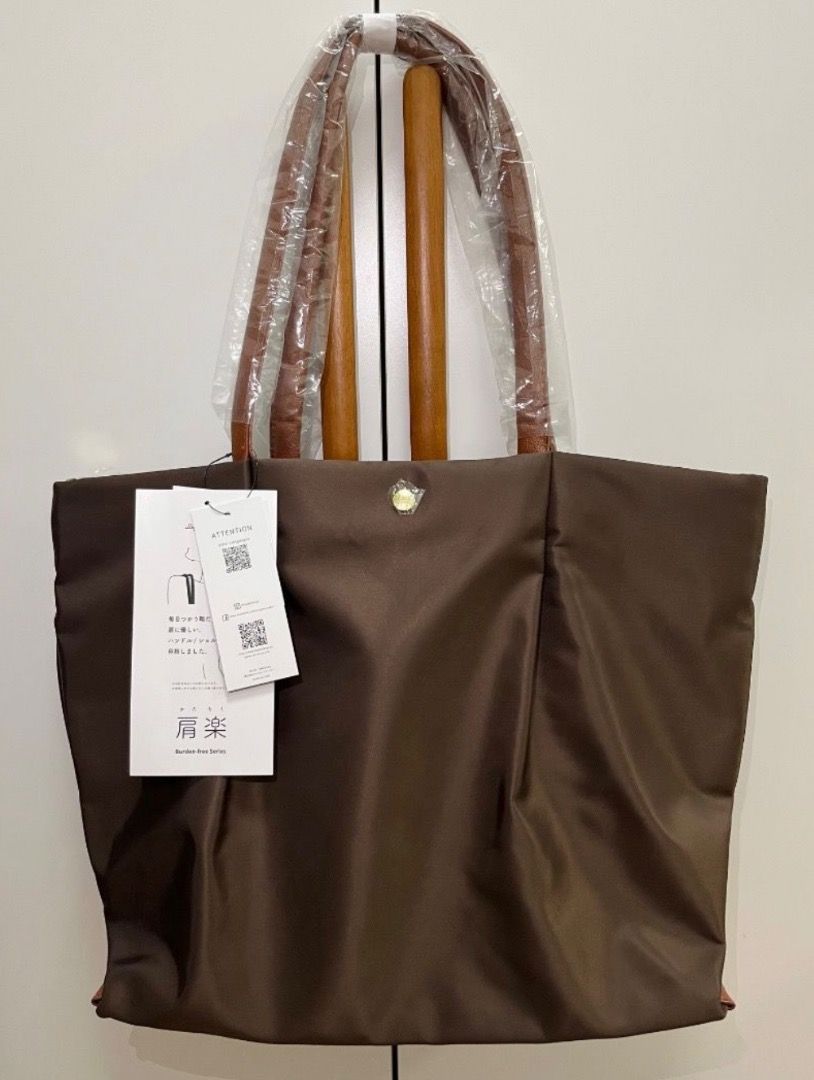Legato Largo (Category: Shoulder Bags) located in Manila. Submitted by romille12345 (Listing ID 1464627413, Image 1). Description: Brand New. Large size in Ebony..