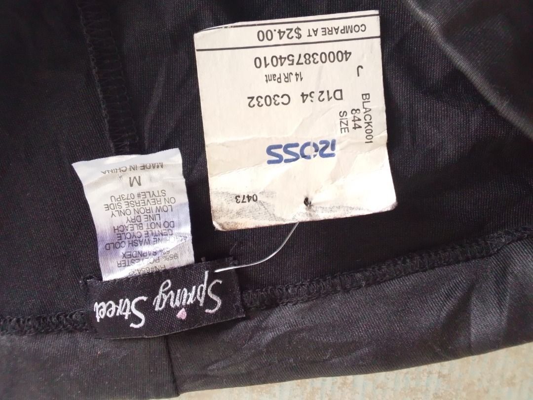 Leggings US BNEWTAG (Category: Other Bottoms) located in Los Banos. Submitted by mania-62906 (Listing ID 1464590998, Image 2). Description: BNewtag. US Medium. Black fabric not made of cotton.