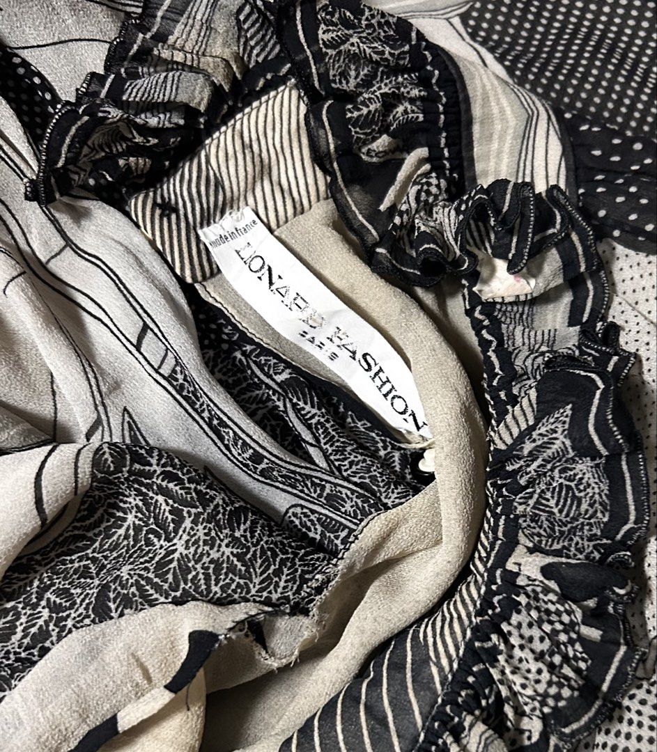 LEONARD (Category: Dresses) located in Davao. Submitted by sart0ria85 (Listing ID 1464737908, Image 3). Description: One of Paris most vintage fashion houses, this gray dress in shades of gray is a bourgeois collection in the early 80s. Archaic. 100% SILK MADE IN FRANCE 🇫🇷 MEDIUM. Size 6 VERY GOOD CONDITION (84/100) Interior linings are weak but the outer silk is still great!.