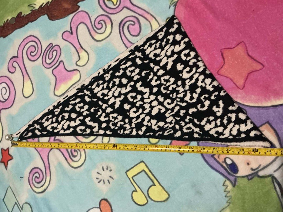 Leopard triangle shawl (Category: Coats, Jackets and Outerwear) located in Angeles City. Submitted by ritenianstuff (Listing ID 1464646347, Image 2). Description: Leopard teiangle shawl with magnetic pearl closure Add sf Gcash payment Lp kpo.