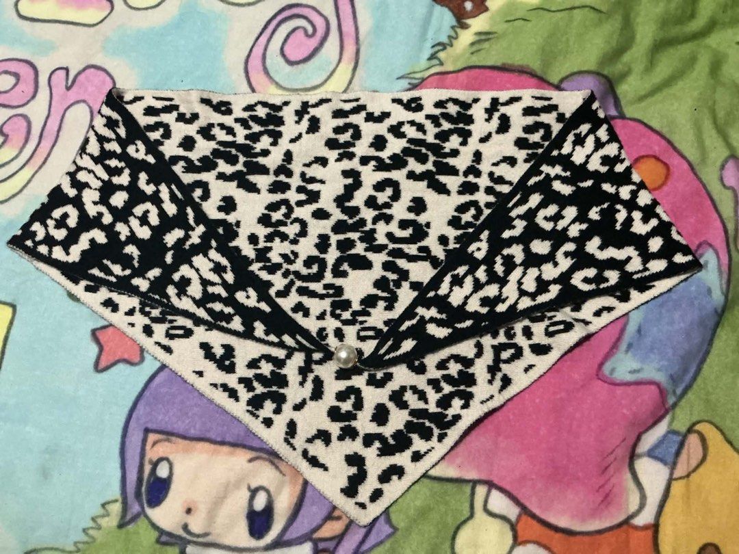 Leopard triangle shawl (Category: Coats, Jackets and Outerwear) located in Angeles City. Submitted by ritenianstuff (Listing ID 1464646347, Image 3). Description: Leopard teiangle shawl with magnetic pearl closure Add sf Gcash payment Lp kpo.
