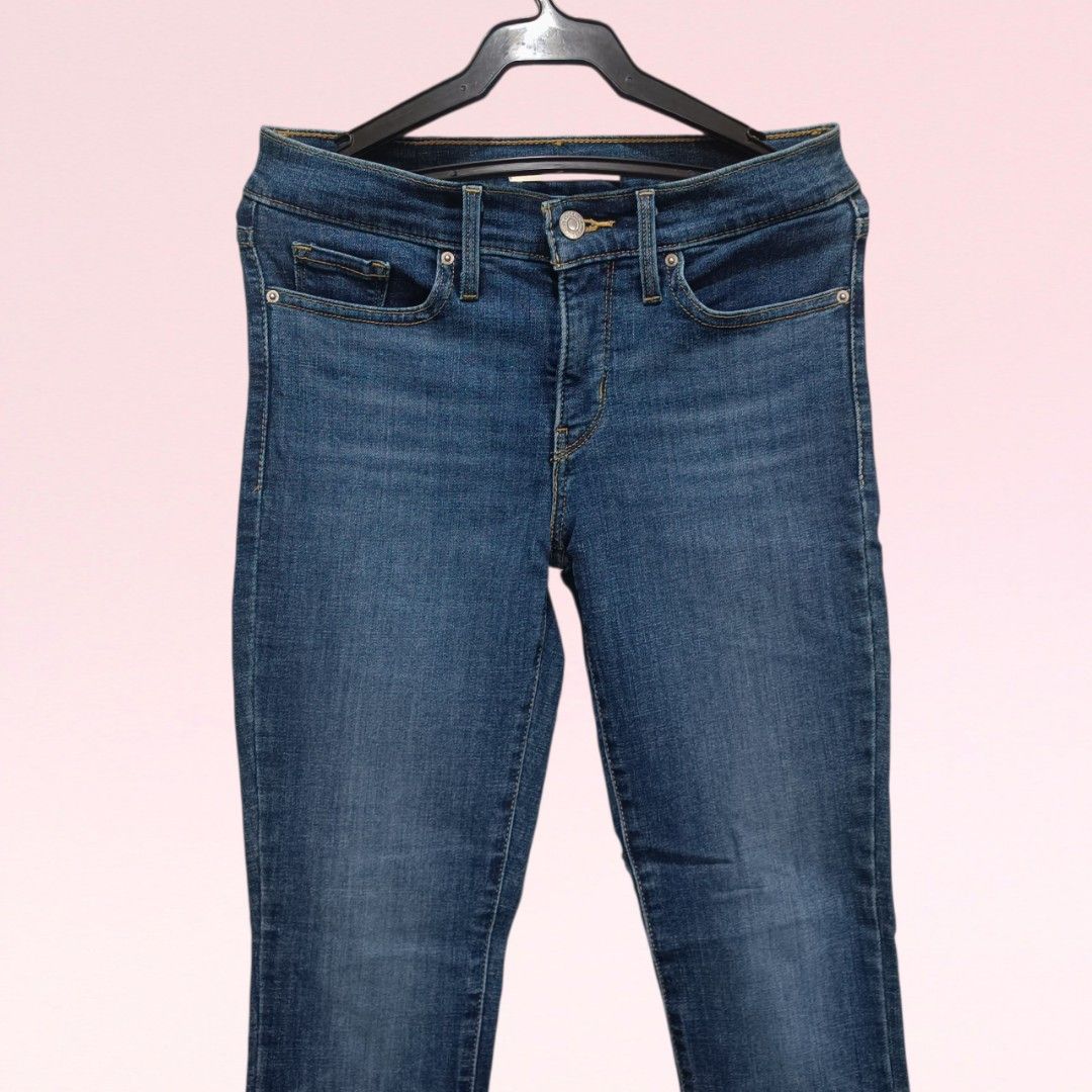 Levi's 311 Shaping Skinny Jeans (Category: Jeans) located in Quezon City. Submitted by firstlovedbyb (Listing ID 1464597306, Image 2). Description: Pre-loved Levis 311 Shaping Skinny jeans. Rarely used. No flaws or issues. In very good condition. Good as new. Bought in the US. Size on tag: 25 (can fit 25-27 waist if stretched) Length: approx. 36.5 inches.