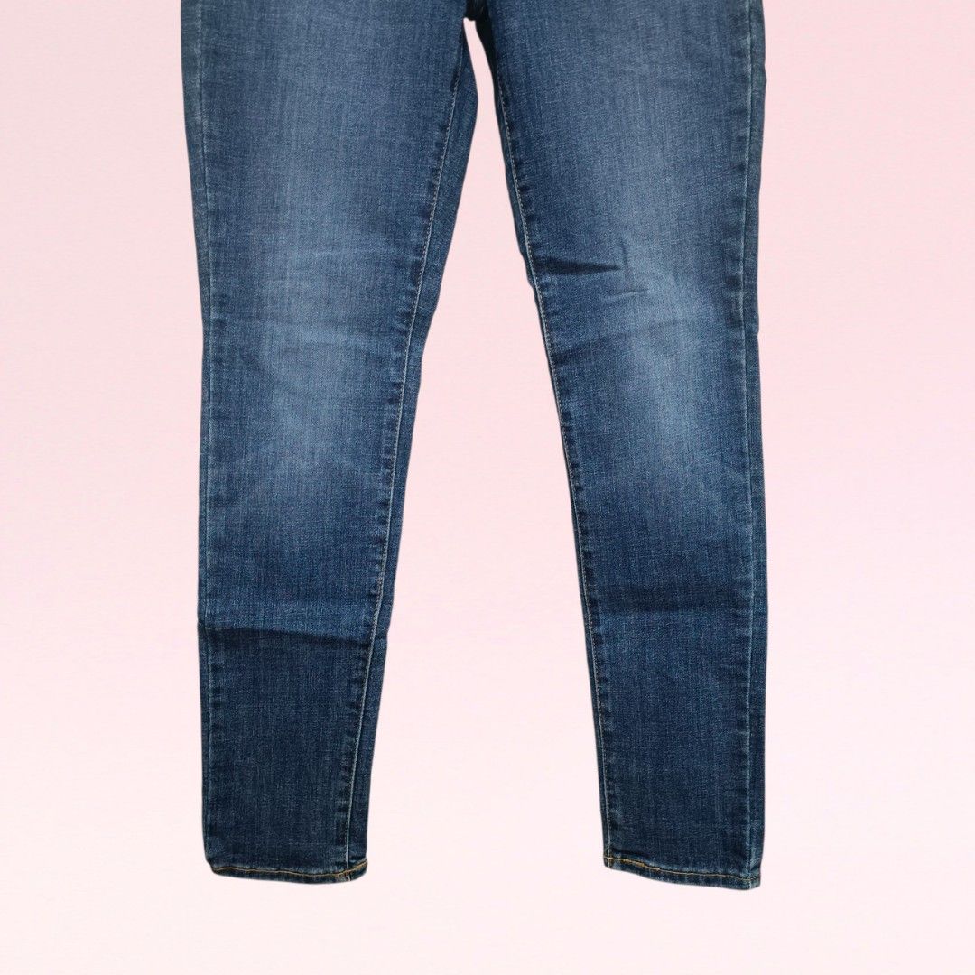 Levi's 311 Shaping Skinny Jeans (Category: Jeans) located in Quezon City. Submitted by firstlovedbyb (Listing ID 1464597306, Image 3). Description: Pre-loved Levis 311 Shaping Skinny jeans. Rarely used. No flaws or issues. In very good condition. Good as new. Bought in the US. Size on tag: 25 (can fit 25-27 waist if stretched) Length: approx. 36.5 inches.