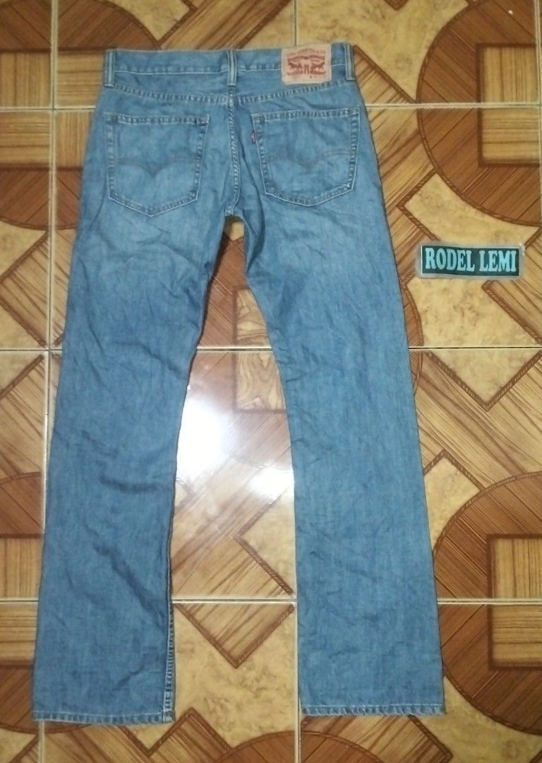 Levi's 527 slim bootcut (Category: Jeans) located in Bulacan. Submitted by ryldeal030912 (Listing ID 1464697692, Image 3). Description: new condition no issues size 31 fits to 33 41" lenght 11" leg 8" knee 9" hem.