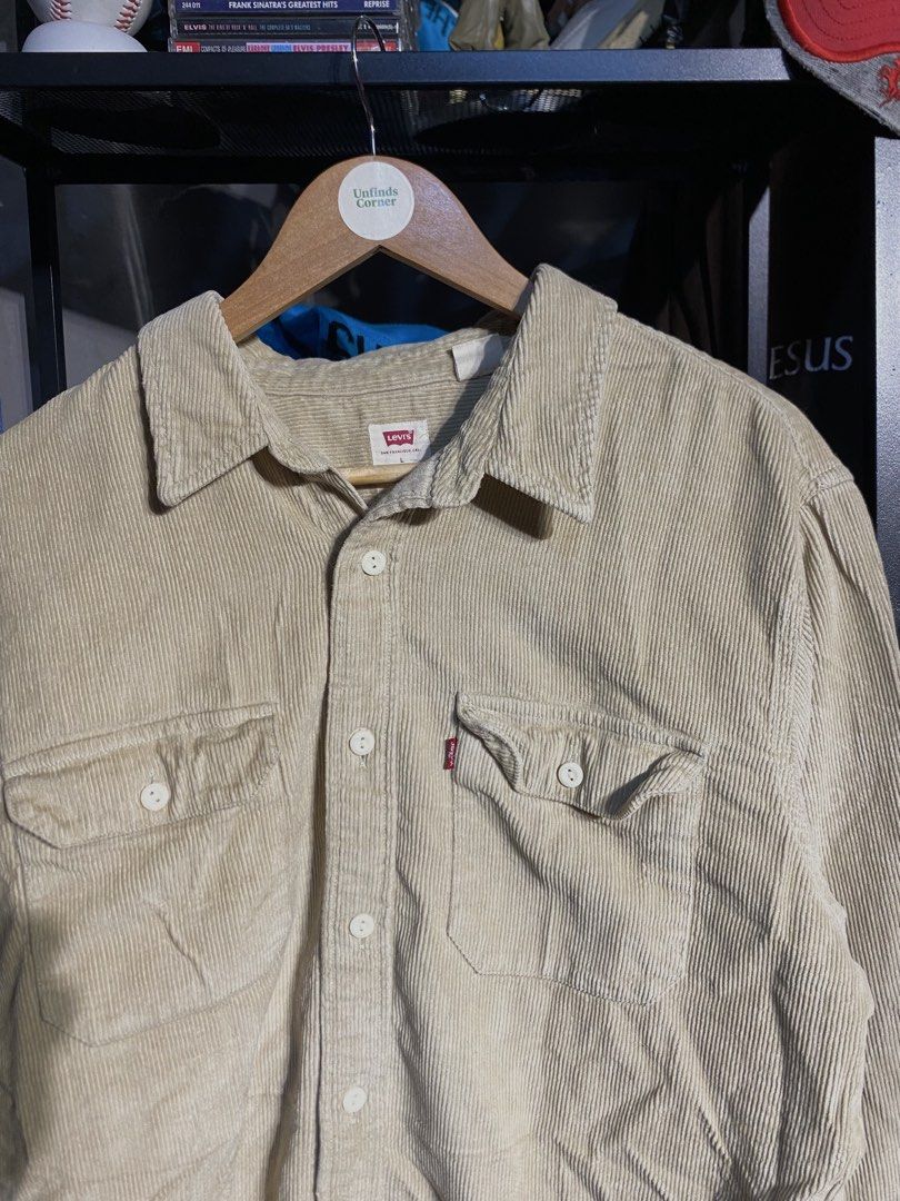 LEVI’s BUTTONDOWN CORDUROY LONGSLEEVES (Category: Coats, Jackets and Outerwear) located in San Pablo. Submitted by genesisllo24149 (Listing ID 1464732156, Image 2). Description: LEVI’s BUTTONDOWN CORDUROY LONGSLEEVES LENGTH -> 28 WIDTH -> 28p ISSUE -> LINTS CONDITION -> GOOD DM TO PURCHASE 📥 DISCLAIMER: - Please manage your expectations, posted items are preloved, used & thrifted -Actual color may vary due to lighting -Flaker will be posted.