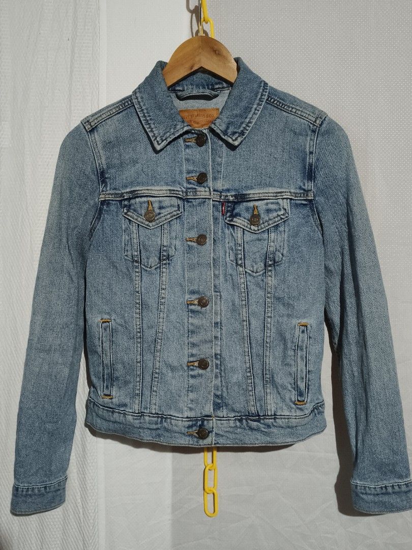Levi's Denim Jacket (Category: Coats, Jackets and Outerwear) located in Naga. Submitted by tnlselection (Listing ID 1464706595, Image 1). Description: Levi's Denim Jacket XS on tag Color rate | 9.5/10 No Issue Price + SF Location | Naga City, Bicol 4400 MOP | Gcash MOD | J&T Express.