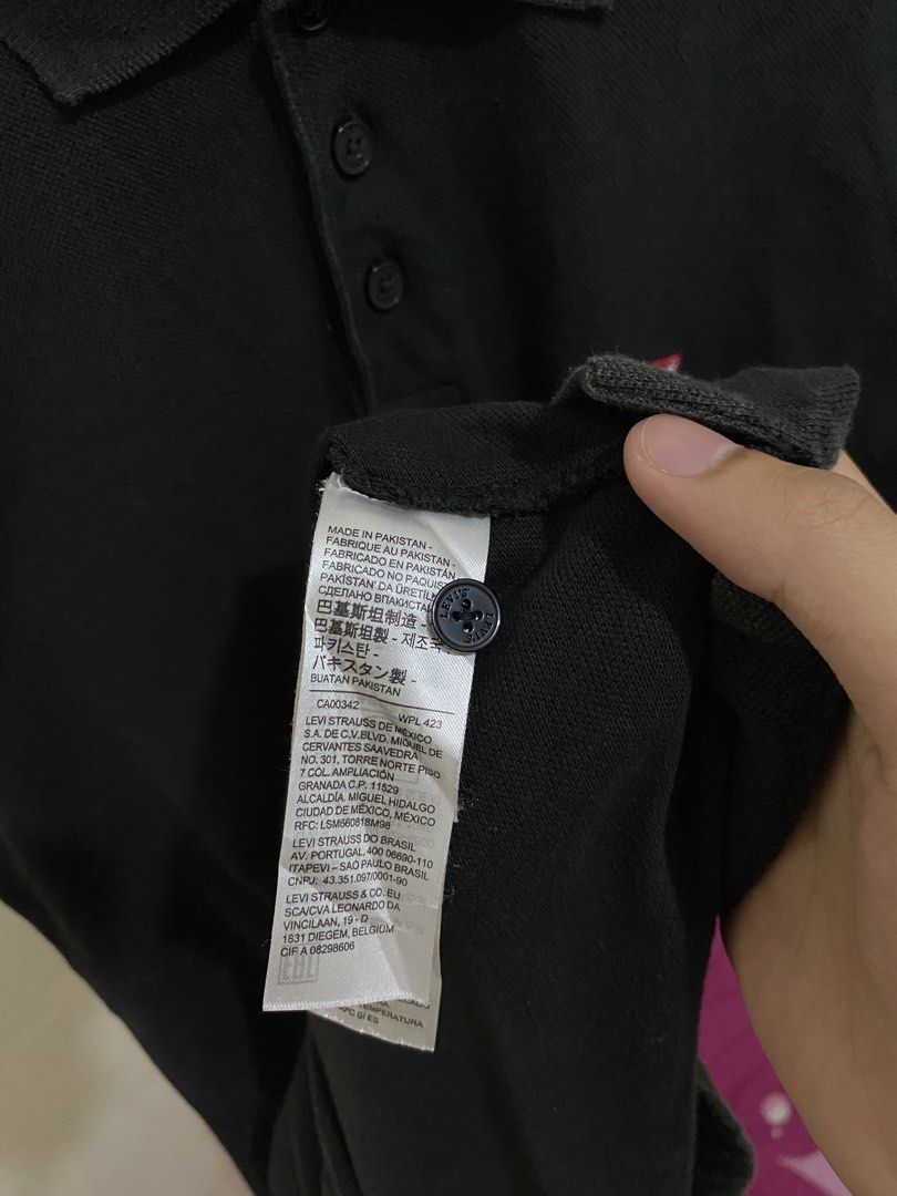 Levi's men polo shirt (Category: Tshirts & Polo Shirts ) located in Marikina City. Submitted by andreioruga (Listing ID 1464740765, Image 3). Description: size: medium width 20.5 | length 30 color rate: 9.8 up to 10 color rate issue: none condition: excellent dm 📩.