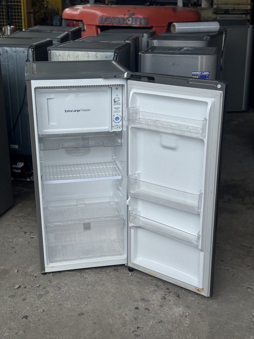 LG Refrigerator with Extra Large Freezer (Category: Refrigerators and Freezers) located in Mabalacat. Submitted by jesse.zamuco (Listing ID 1464636737, Image 2). Description: - Extra large freezer compartment - Sleek brushed silver exterior - Perfect for small spaces or dorm rooms - Energy efficient model.