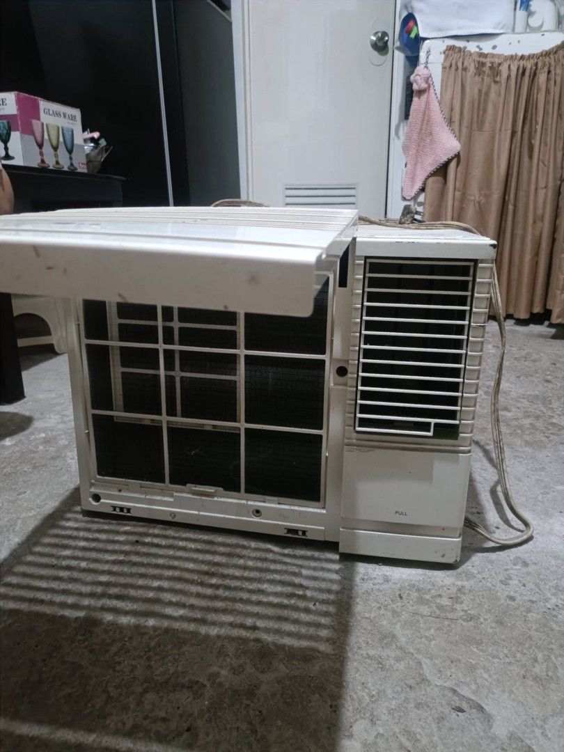 LG WINDOW-TYPE AIRCON (Category: Air Conditioning and Heating) located in Manila. Submitted by earlco (Listing ID 1464589890, Image 3). Description: LG Window-Type Aircon – For Sale ❄️ 💰 ₱5,500 Negotiable ✅ Working condition ❄️ Malamig / strong cooling 🔄 Auto swing ⚡ Non-inverter 🏠 Good for bedroom or small room 📌 Selling as-is, see photos for actual condition 🧼 May signs of usage/age pero functional RFS: Not in use / need space 📍 Location: