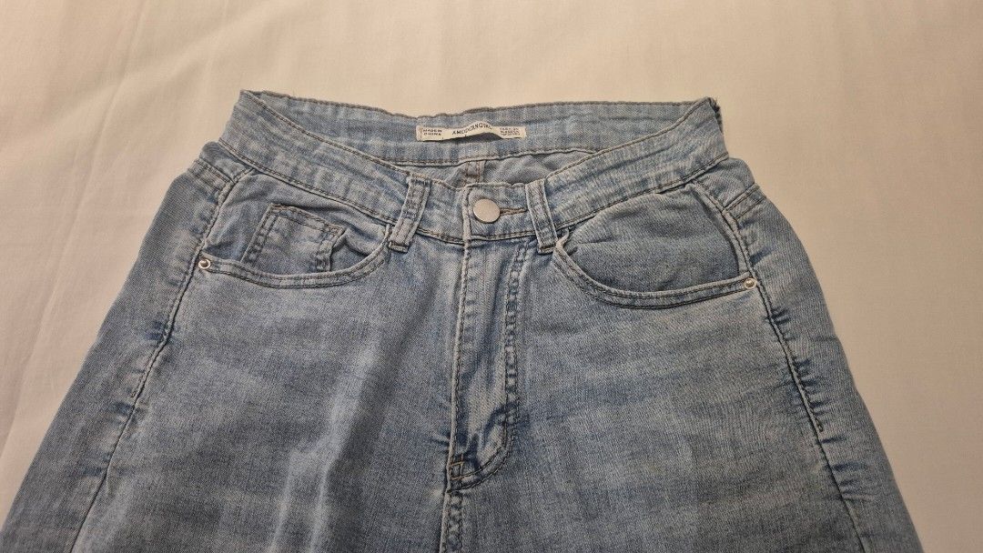 Light wash straight leg soft denim jeans (Category: Jeans) located in Cavite. Submitted by alejm_ (Listing ID 1464662834, Image 2). Description: - Light wash denim - Straight cut - Frayed hem detail - Classic five-pocket styling - Button and zip closure - Soft and stretchable denim - comfortable to wear waist: 23 - 25 in length: 38.5 in.