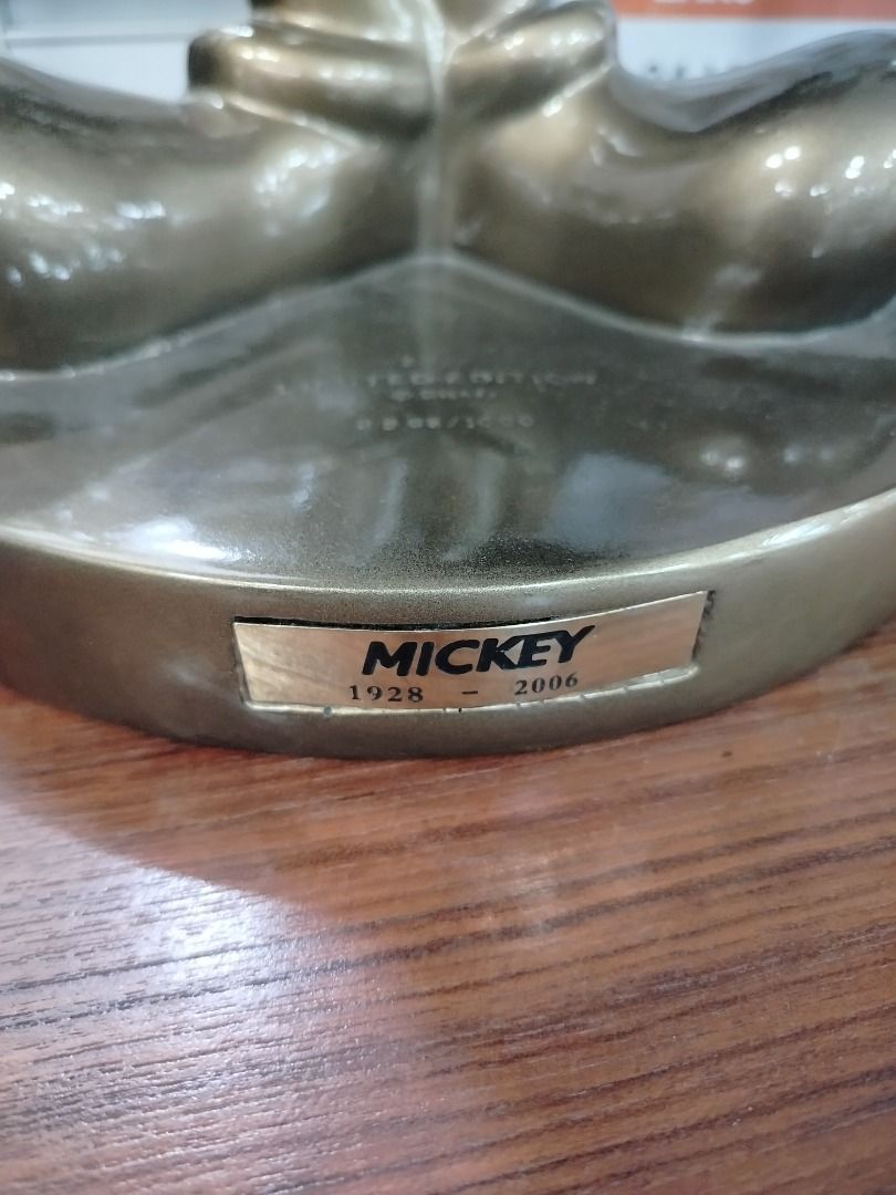 Limited edition Micky mouse (Category: Figurines & Statues) located in Caloocan City. Submitted by ritubado_19 (Listing ID 1464706763, Image 2). Description: Limited edition Disney Mickey Mouse bronze statue. Material: Bronze Height❗ Comparable limited edition statues are approximately 20 inches 54 cm tall.