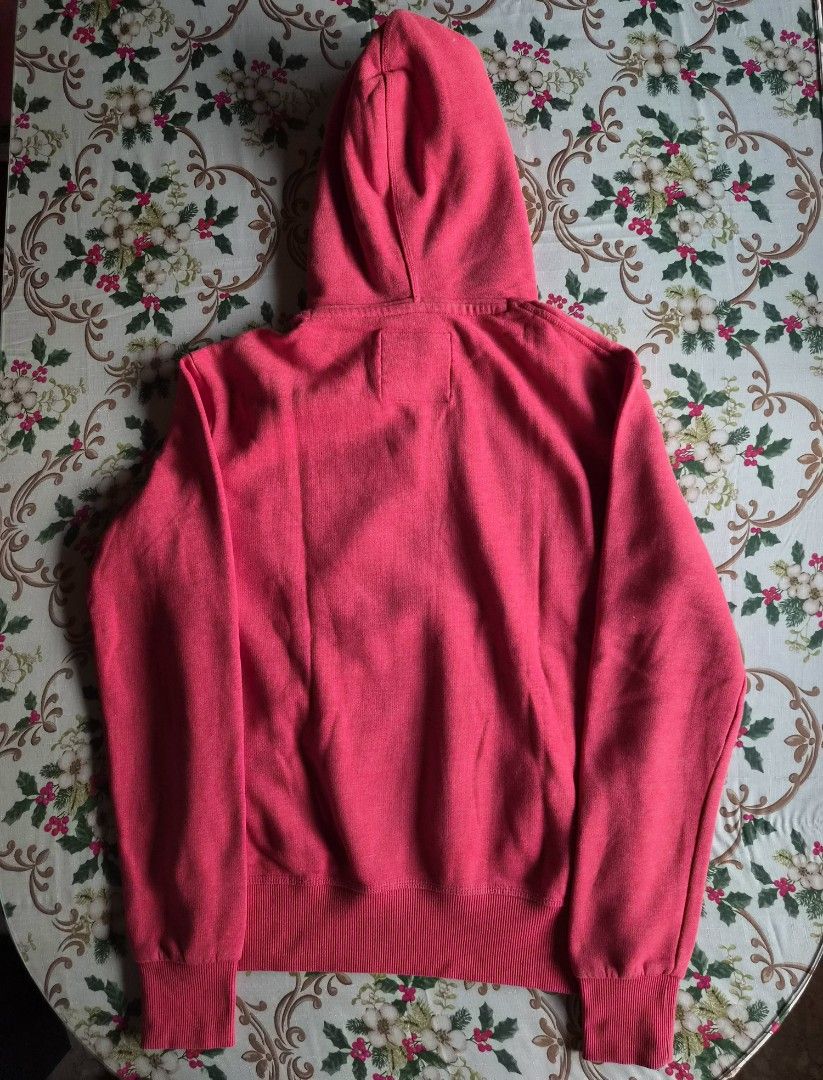 Limited Edition Superdry Vintage Goods Pullover Hoodie (Category: Hoodies) located in San Fernando. Submitted by bby0818 (Listing ID 1464675615, Image 2). Description: Purchased from Superdry United Kingdom 🇬🇧 101% legit or moneyback guarantee if proven fake Excellent used condition (worn once) Unisex Size: Medium - Fits large frame (W).