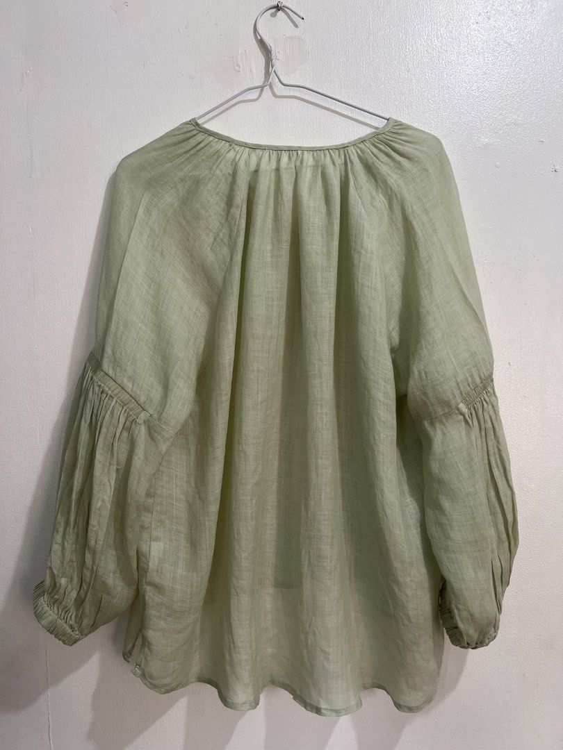 Light Sage Green Linen Popover blouse (Category: Blouses) located in Las Pinas. Submitted by gaeley (Listing ID 1464577702, Image 3). Description: super pretty b: 25" armpit to armpit l: 23, 26".