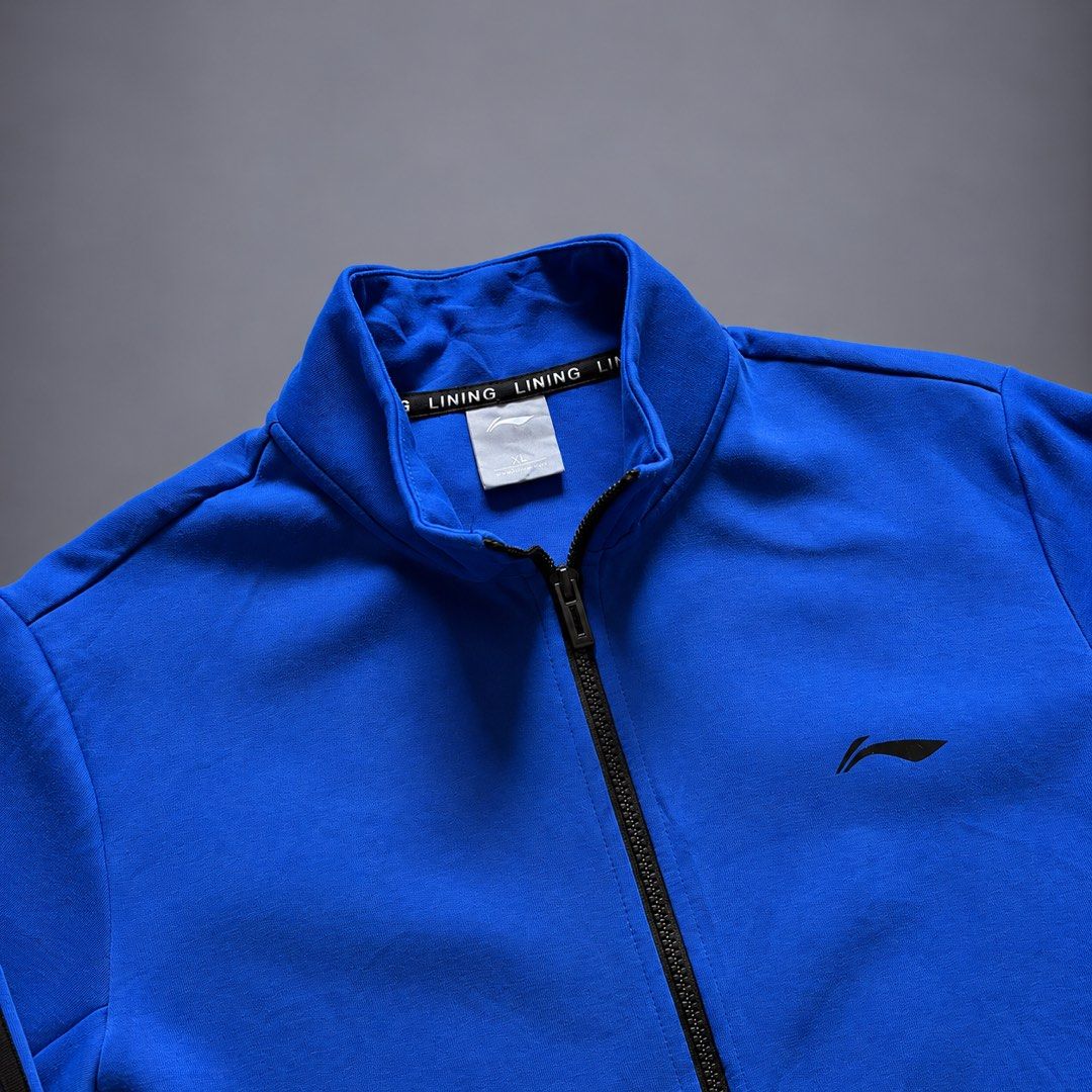 LINING TRACK JACKET (Category: Coats, Jackets and Outerwear) located in Taguig. Submitted by clarrk95 (Listing ID 1464749070, Image 2). Description: Lining Track Jacket Size: XL (tag) Length: 25inches Width: 21inches Sleeve: 19.5inches PRICE: ₱450 ONLY! ✅ brandnew condition ✅ add shipping fee ✅ ignoring LP inquiry Shipping: Lalamove | J&T | LBC Location: Taguig📍 Payment: Gcash | Bank | Cash FB: THRFT IG: thrft_25 DM for more detailed pics.📩.