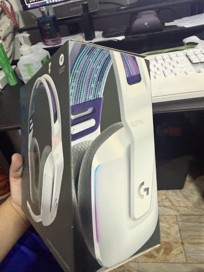 Logitech G733 LIGHTSPEED Wireless Gaming Headset White (Category: Headphones & Headsets) located in Mandaluyong City. Submitted by impulsiveBuyer10 (Listing ID 1464706222, Image 2). Description: - Authentic Logitech G733 Wireless Gaming Headset in clean White - Comes complete with original box and protective wrapping - Eye-catching purple and turquoise suspension headband - Plush cloth ear cushions designed for maximum comfort during long gaming 