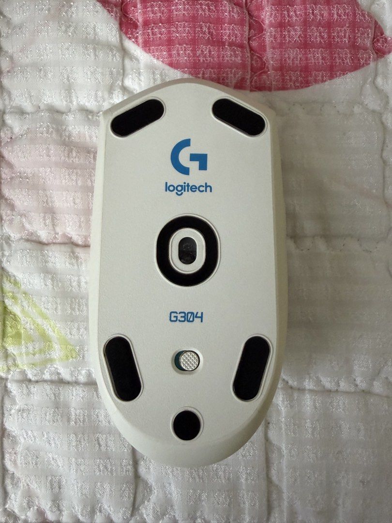 Logitech G G304 Lightspeed Wireless Gaming Mouse (Category: Mouse & Mousepads) located in Manila. Submitted by solariaaa (Listing ID 1464618699, Image 2). Description: •Lightly Used •Has some yellow discoloration (check the last photo) •Price slightly negotiable .