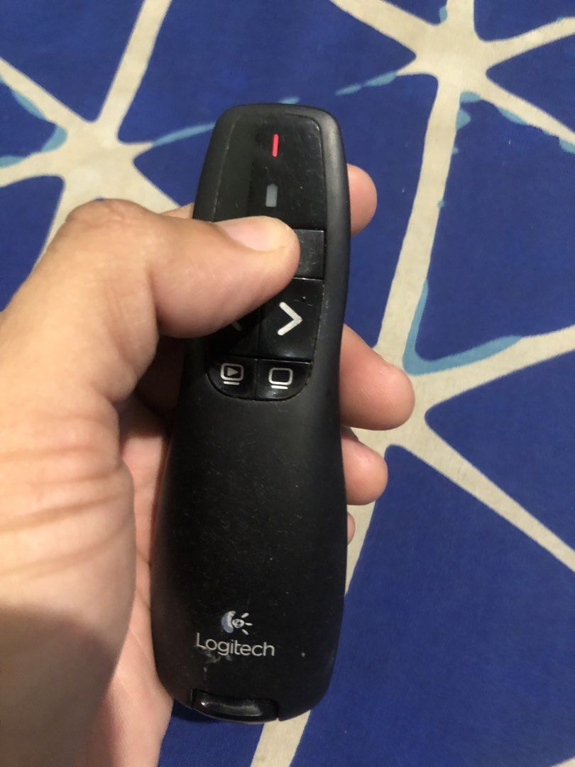 Logitech R400 wireless presenter (Category: Other Accessories) located in Quezon City. Submitted by markgolveo (Listing ID 1464646976, Image 2). Description: Logitech R400 wireless presenter Tested working properly Signs of wears on cosmetics.