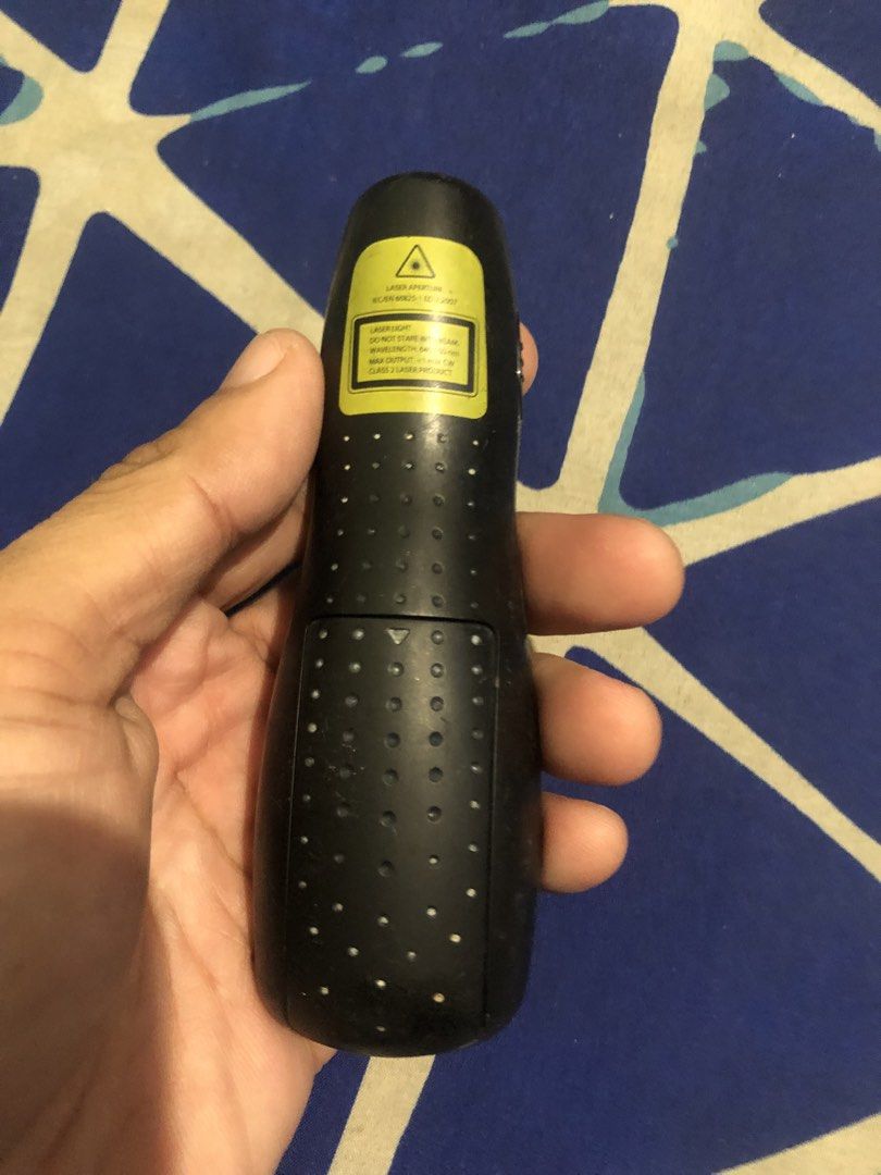 Logitech R400 wireless presenter (Category: Other Accessories) located in Quezon City. Submitted by markgolveo (Listing ID 1464646976, Image 3). Description: Logitech R400 wireless presenter Tested working properly Signs of wears on cosmetics.