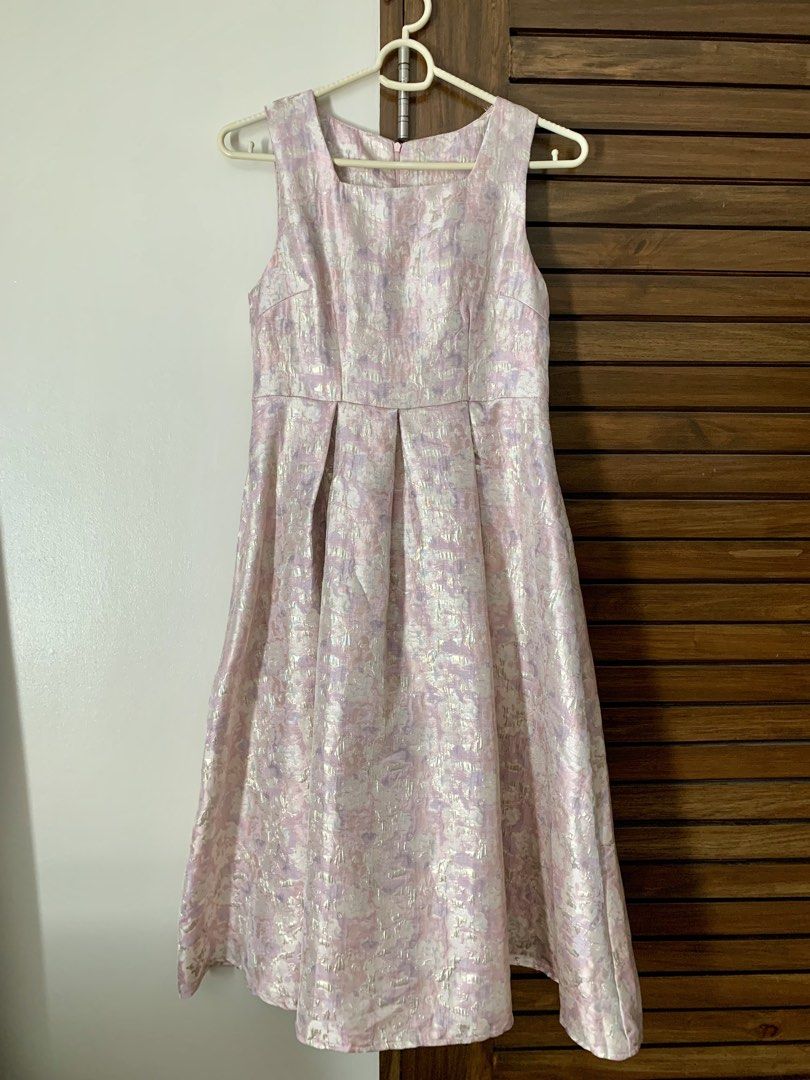 Long dress (Category: Dresses) located in Davao. Submitted by luckylabelph (Listing ID 1464619558, Image 1). Description: Product Measurement Shoulder:33 cm, Bust:86 cm, Waist Size:75 cm, Length:116cm.