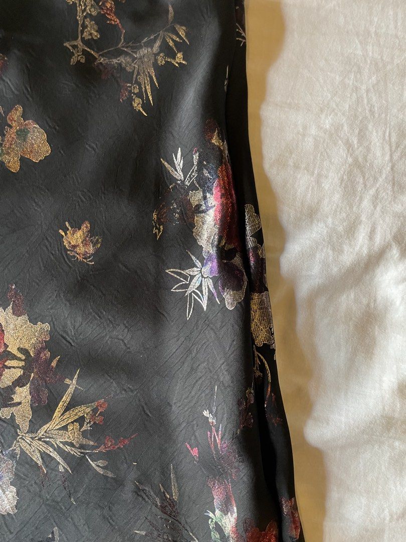 Long silk skirt (Category: Skirts) located in Pasig City. Submitted by whatsindscloset (Listing ID 1464610751, Image 2). Description: .