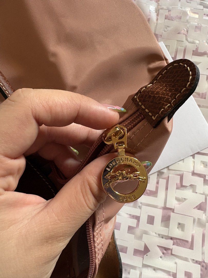 Longchamp Le Pliage Medium Longhandle Pink Tea (Category: Tote Bags) located in Alangalang. Submitted by byeeestuff (Listing ID 1464663725, Image 2). Description: Original Ordered online (with receipt) DM me for more inquiries 🤏🏻.