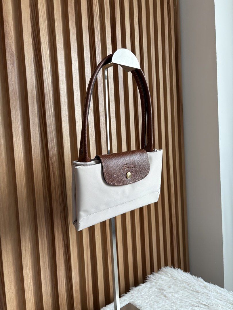 LONGCHAMP LE PLIAGE MEDIUM SHOULDER BAG WITH LONG HANDLE IN PAPIER (Category: Shoulder Bags) located in Imus. Submitted by dumpitlikeaqueen (Listing ID 1464714497, Image 2). Description: • Store-bought at Longchamp, Duty Free Fiestamall • With care card, zip plastic & paper bag • Open for layaway • Instagram Shop: @dumpitlikeaqueen.
