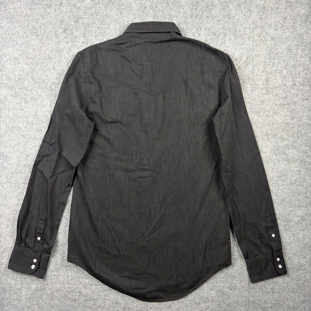 Louis Vuitton Button Up Denim Shirt (Category: Luxury Apparel) located in Manila. Submitted by yourtherapist_ (Listing ID 1464709032, Image 2). Description: Louis Vuitton Button Up Denim Shirt Size: XS Condition: NWT Material: 100% Cotton Made in: Italy Measurements Width: 20 Length: 29F/31B Shoulder: 17 Sleeve: 26 25,000.