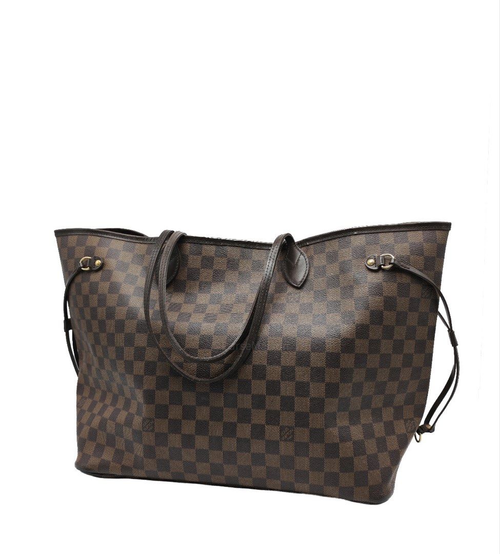Louis Vuitton Neverfull GM in Damier Ebene Canvas and Gold Hardware (Datecode: TH3079) (Category: Luxury Bags & Wallets) located in Taguig. Submitted by pursemaison (Listing ID 1464674387, Image 2). Description: Louis Vuitton Neverfull GM in Damier Ebene Canvas and Gold Hardware (Datecode: TH3079) Price: Php 83,400.00 Cash Price (Discounted): Php 79,800.00 Condition: Good (8/10) Exterior: Moderate creasing on canvas, minor rubs on corners, top ed
