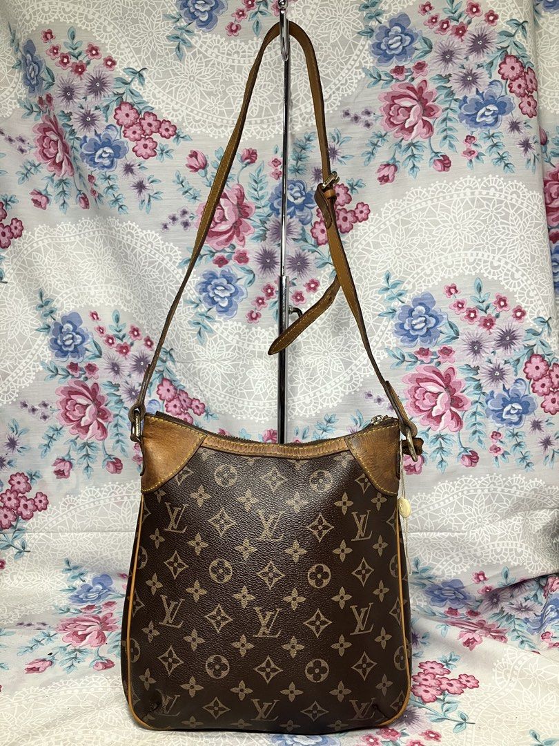 LOUIS VUITTON PRE-OWNED MONOGRAM ODEON PM CROSSBODY BAG (Category: Shoulder Bags) located in General Mariano Alvarez. Submitted by adonid (Listing ID 1464637349, Image 3). Description: LOUIS VUITTON PRE-OWNED MONOGRAM ODEON PM CROSSBODY BAG GOOD CONDITION NORMAL SIGN OF USAGE ONLY .