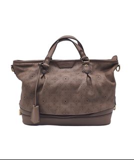 (Category: ) located in . Submitted by closetcompany (Listing ID 1464593430, Image 1). Description: .