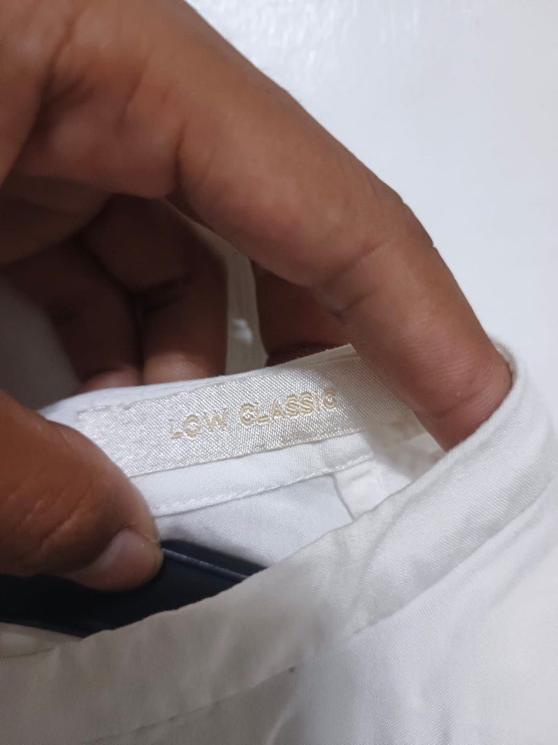 LOW CLASSIC (Category: Blouses) located in Dasmarinas. Submitted by jessputrages (Listing ID 1464734561, Image 3). Description: For sale Low classic Excellent condition No issue 500 shipped Pm for more details.