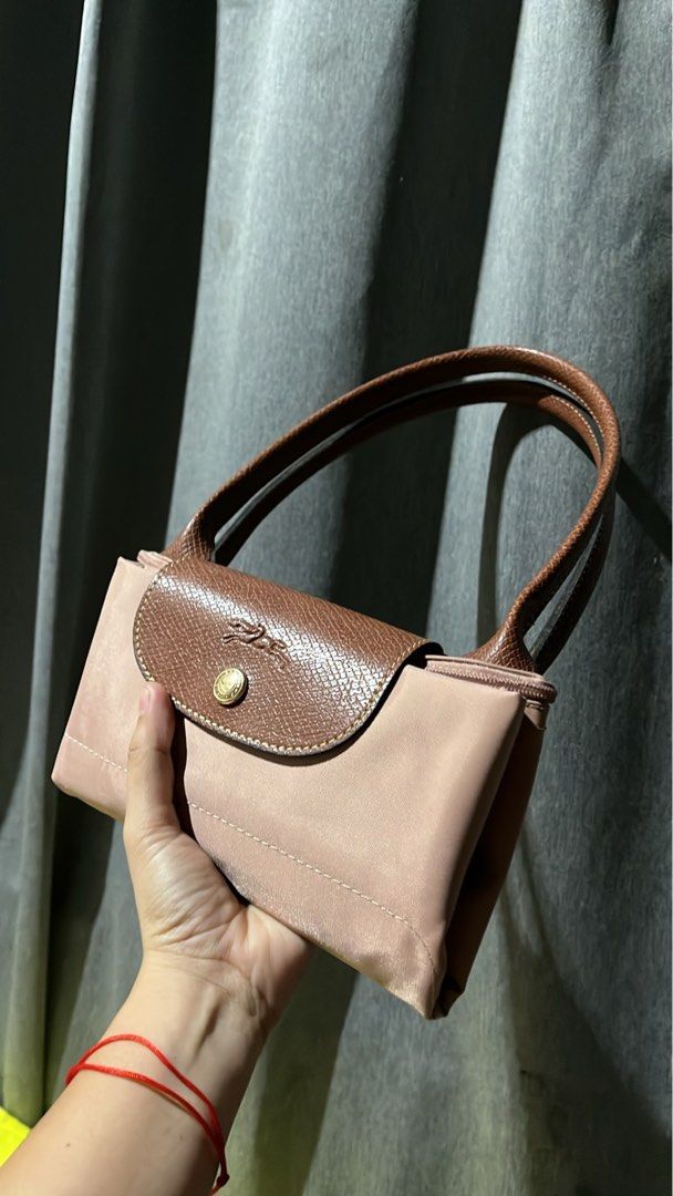 Ltea pink longchamp (Category: Tote Bags) located in San Jacinto. Submitted by kellysthrift_ (Listing ID 1464598485, Image 2). Description: .