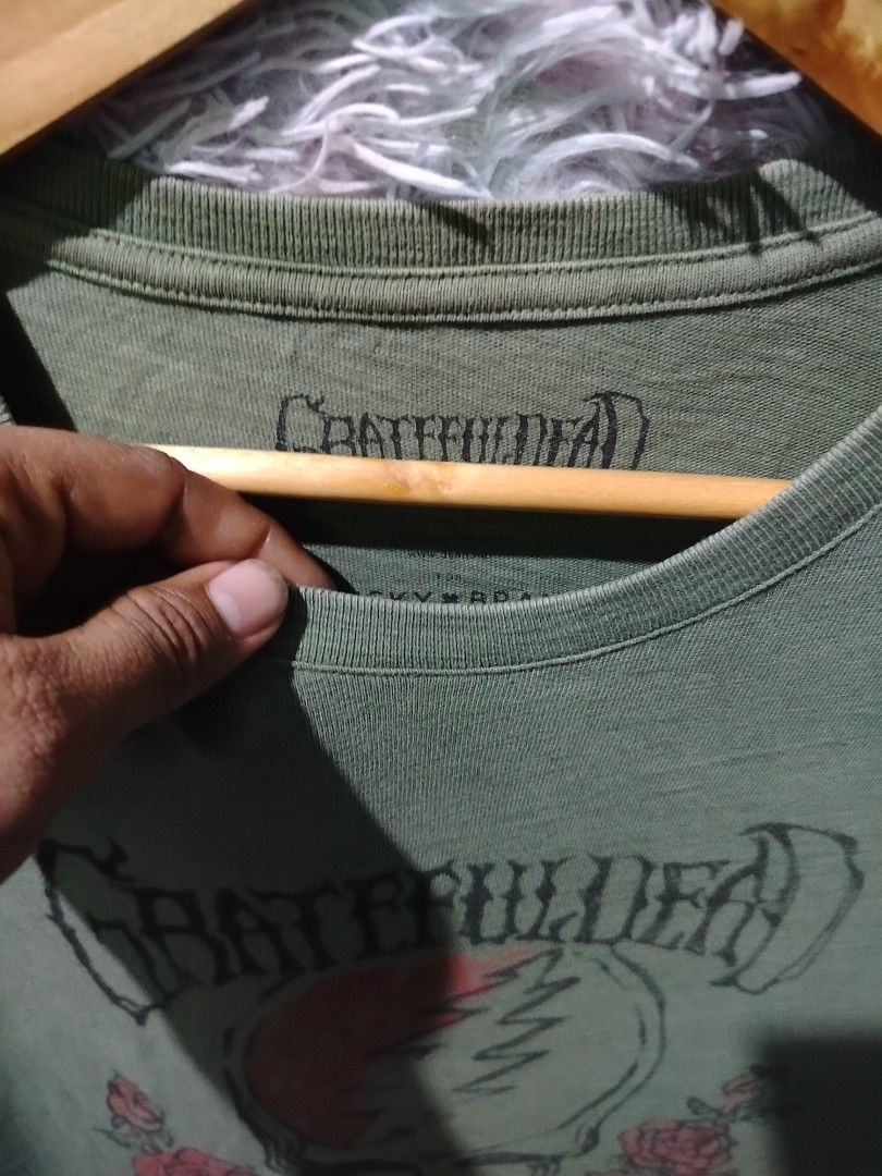 Lucky Brand x Grateful Dead Band Tee (Category: Tshirts & Polo Shirts ) located in Palo. Submitted by ubnathrifteez (Listing ID 1464697463, Image 3). Description: DIMES ; L27W20 CONDITION ; LIKE NEW COLOR RATE ; 10/10 ISSUE ; NONE.