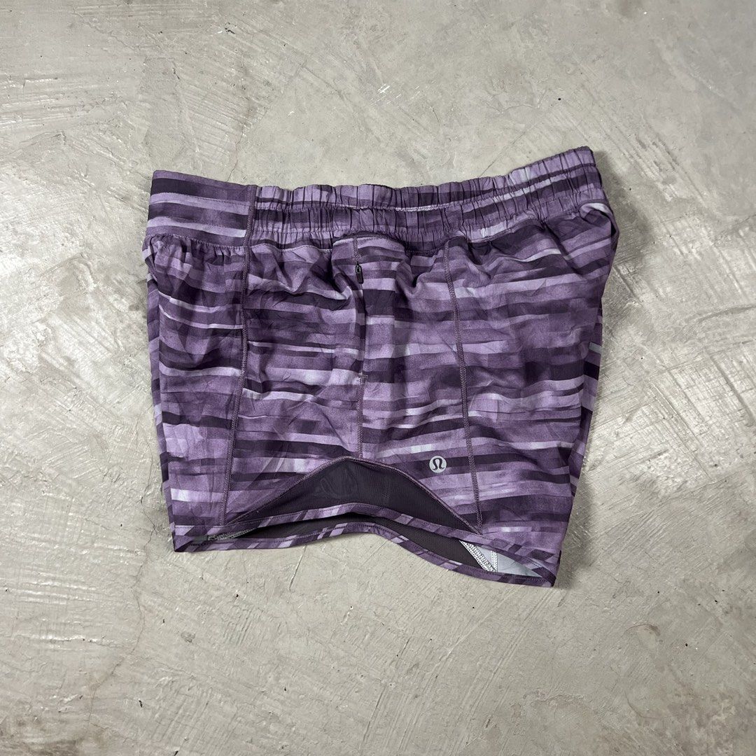 Lululemon hotty hot shorts (Category: Activewear) located in Tandag. Submitted by archive.dept (Listing ID 1464718397, Image 1). Description: Good as new.