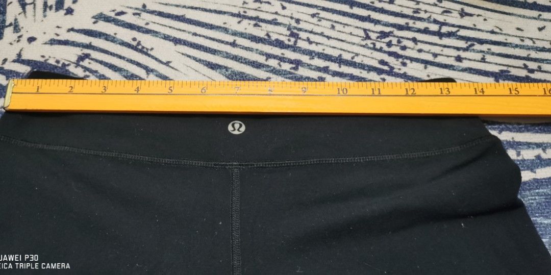 Lululemon reversable flared leggings (Category: Other Bottoms) located in San Jose. Submitted by thrift_ni_sir (Listing ID 1464716330, Image 1). Description: Excellent condition MOP gcash MOD j&t Add shipping fee Cut tag.