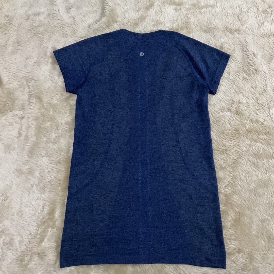 Lululemon shirt Unisex (Category: Tshirts & Polo Shirts ) located in San Fernando. Submitted by jz_ofiaza (Listing ID 1464740725, Image 3). Description: issue: cut tag only.